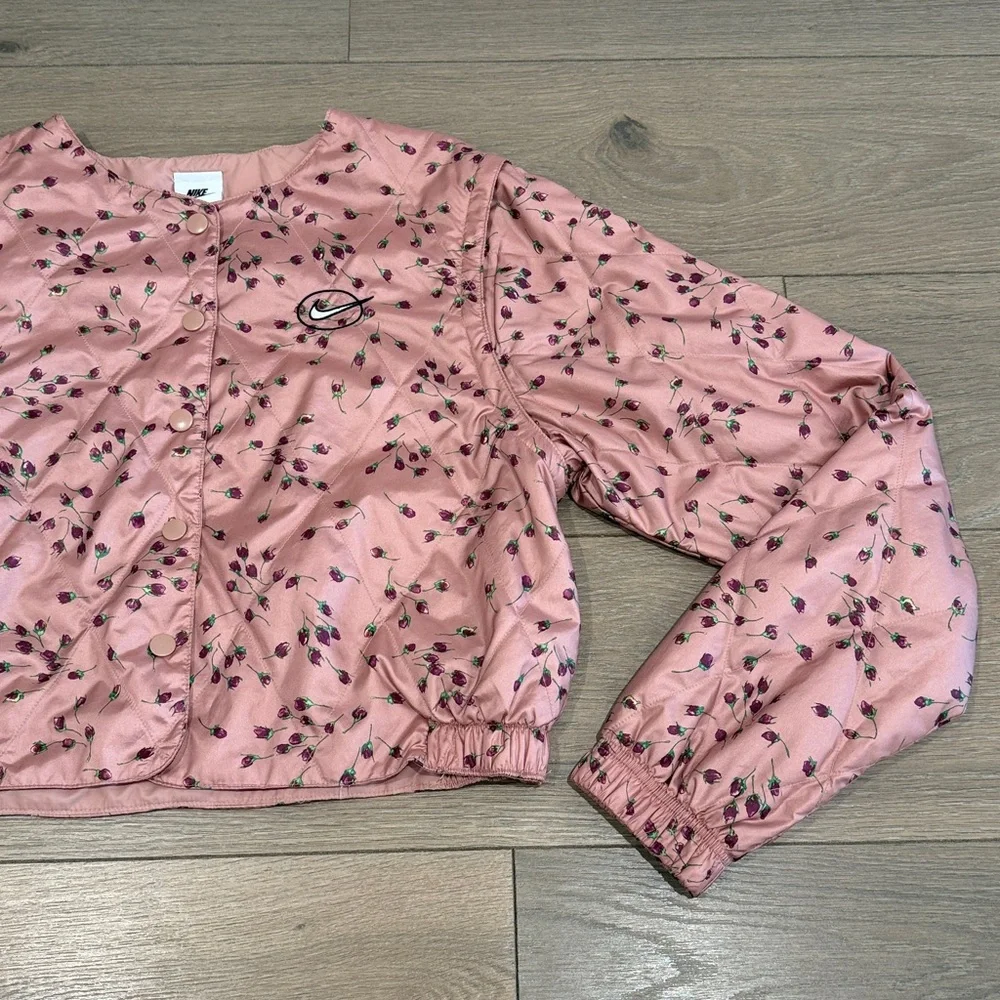NIKE Rose Whisper Sportswear Icon Clash Woven Quilt Button Up Jacket‎ Size Small
